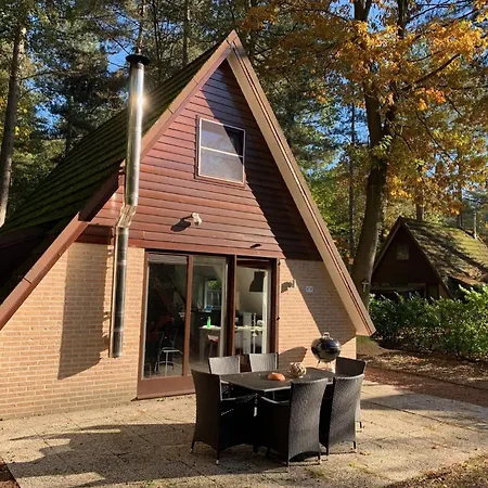 Natuurhuis 'van De Wereld' * 拉纳肯